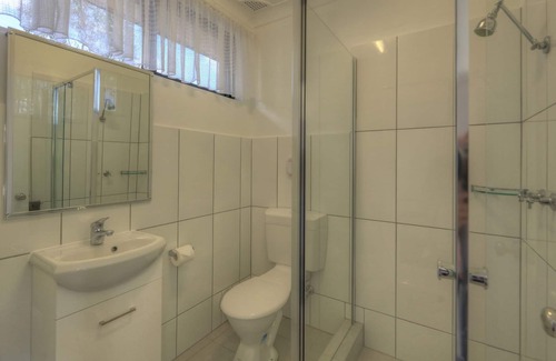 Inverell Hotel | Twin Swans Motel