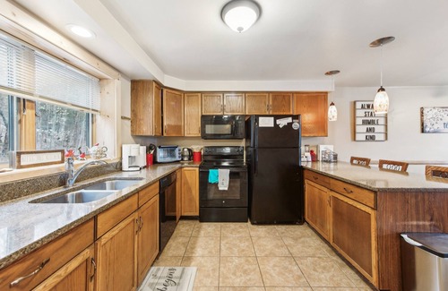 North Creek Casa | Twister 68i - Mountain Retreat With Stunning Views 3 Bedroom Townhouse by The Summit at Gore Mountain