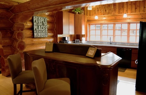 Beaver Cabina | Dos preciosas cabañas de madera junto al río Sol Duc!