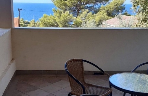 Ivan Dolac Apartamento | Apartamento para dos personas con terraza y vista al mar Ivan Dolac, Hvar (A-24264-b)