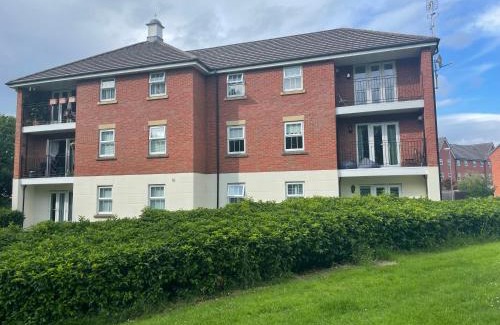 Widnes Apartamento | Two bedroom apartment with balcony central location