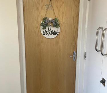 Widnes Apartamento | Two bedroom apartment with balcony central location