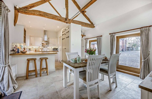 Pershore Cabaña | Two bedroom barn conversion in the Cotswolds - The Byres