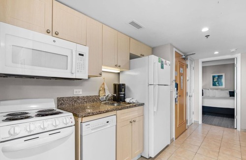 Crescent Beach Complejo | Two Bedroom, Ocean View, North Myrtle Beach, SC 2147664