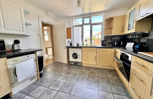 Ville Au Roi Apartamento | Two bedrooms, Shower, Lounge & Kitchen