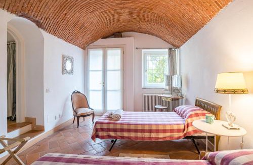 Villa Guardia Apartamento | Two floors APT with shared pool and parking!