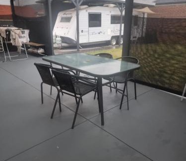 Clayton South Casa | Two separate rooms in Clayton South