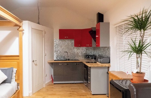 Ammanford Cabaña | Ty Afon Arch - UK38515