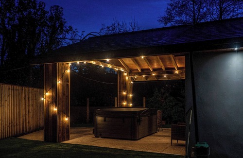 Ammanford Cabaña | Ty Afon Arch - UK38515