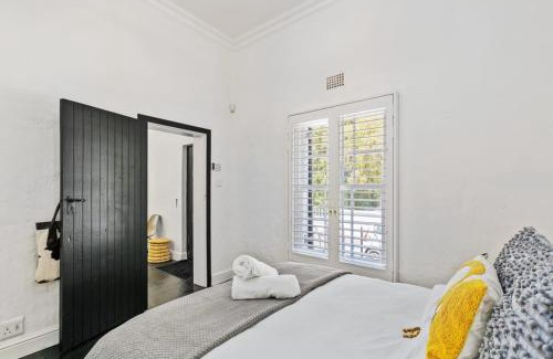 Newlands Casa | Ty-Bach Cotttage leafy Newlands Village