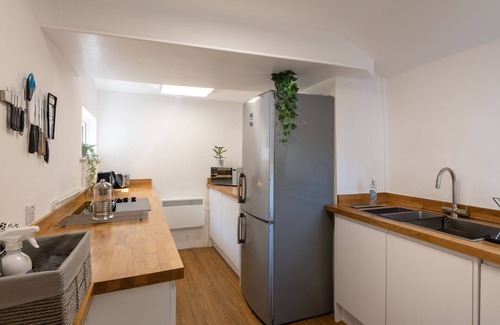 Malltraeth Casa | Ty Capel Bach: 3‑Bed Bungalow Sleeping 6 in Hermon | Managed by Anglesey Holiday Lettings