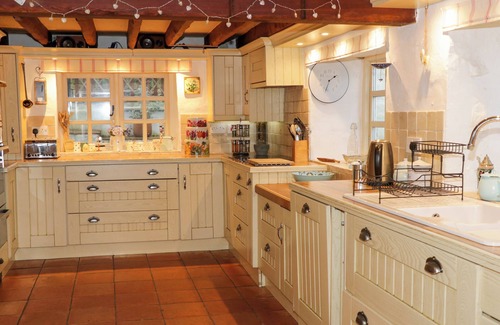 St George Cabaña | Ty Croes