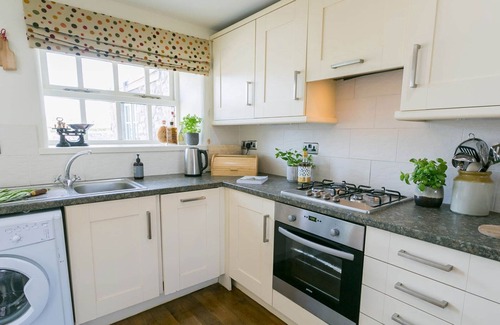 Pentraeth Cabaña | Ty Gwair - a cosy fire that sleeps 4 guests in 2 bedrooms