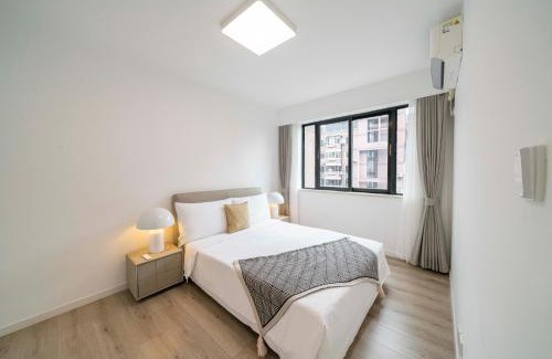 Gubei Apartamento | Tyms 2BR APT Hongqiao Paris Classic
