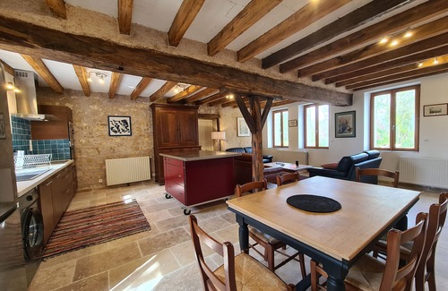 Etrechet Cabaña | Casa típica en Berry con fibra y patio privado