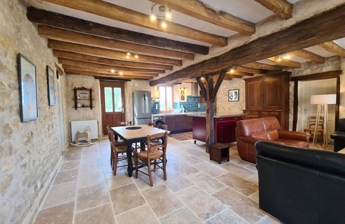 Etrechet Cabaña | Casa típica en Berry con fibra y patio privado