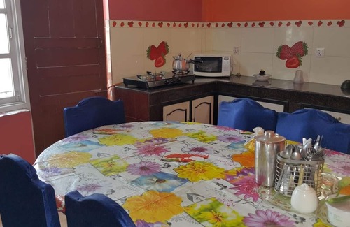 Burhanilkantha Casa | Casa de familia típica nepalí en la comunidad cheetri.