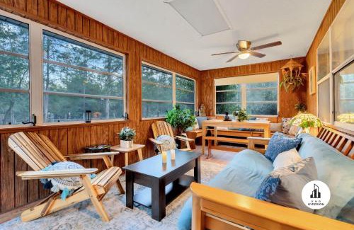 Eustis Casa | Uhost AI - Get Cozy & Relax! 4BR, 2BA, Hot Tub