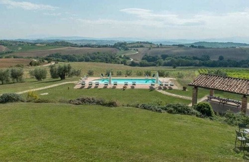 Compignano Apartamento | Ulisse Apartment at Il Casale di Ceci - Organic Estate in Umbria