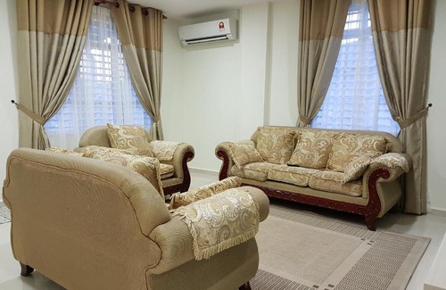 Kampung Batu Tiong Casa | Ummi Guesthouse