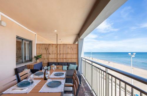 Plaza De La Costera Apartamento | Un balcón al mar