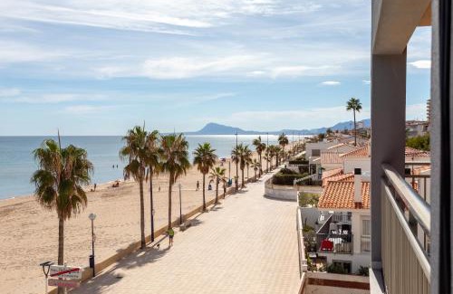Plaza De La Costera Apartamento | Un balcón al mar