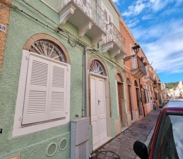 Carloforte Apartamento | Un gioiello tra mare e carruggi