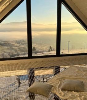 Slavske Casa | Under Sky Slavske - Котеджі з Теплим басейном ,чаном-джакузі, панорамною ванною та PlayStation 5