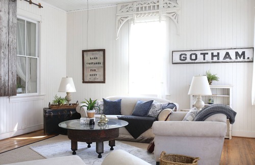 Gotham Cabaña | ¡Único! Un antiguo depósito de ferrocarril renovado se convirtió en una casa acogedora.