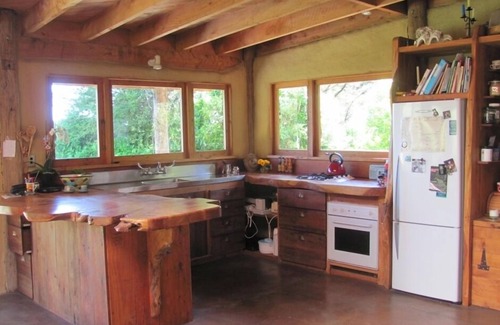 Nelson Region Casa | Set de inicio de Adobe en el impresionante arbusto / entorno costero