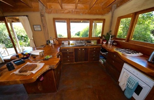 Nelson Region Casa | Set de inicio de Adobe en el impresionante arbusto / entorno costero