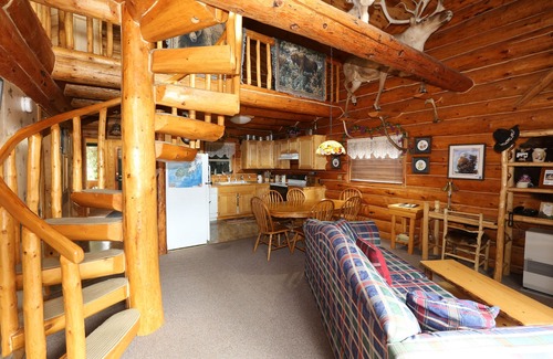 Anchor Point Casa | Excepcionalmente Alaska, vacaciones Entrar Bienes Inicio Situado en una natural 14 Acre Homestead.