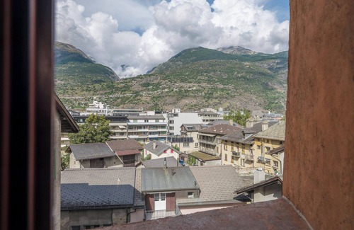 Visp Apartamento | Apartamento único en el corazón del casco antiguo de Visp / Wallis