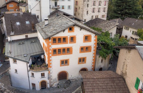 Visp Apartamento | Apartamento único en el corazón del casco antiguo de Visp / Wallis