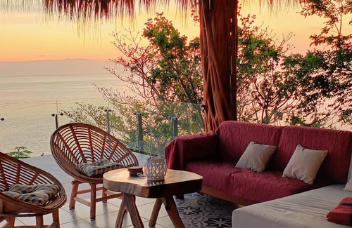 Puerto Ángel Villa | UNIQUE BEACH HOUSE CASA DI LUCA WITH STUNNING VIEW