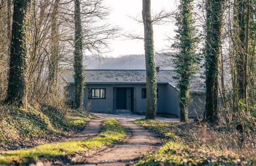 Bouvignes-sur-Meuse Villa | Unique Cottage w/Amazing View & Private Wellness