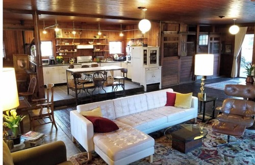 Goshen Casa | Unique Dutch Barn in the Hudson Valley