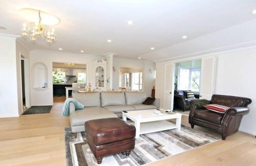 The Gardens Casa | Unique farm house in Totara Park