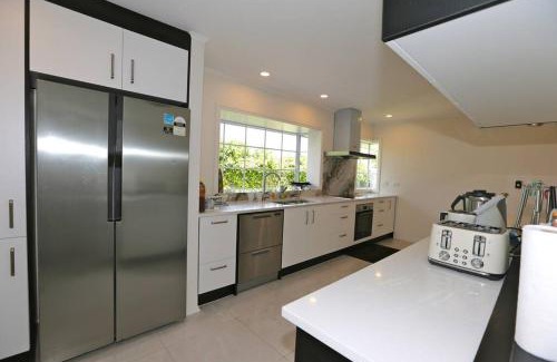 The Gardens Casa | Unique farm house in Totara Park