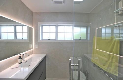 The Gardens Casa | Unique farm house in Totara Park