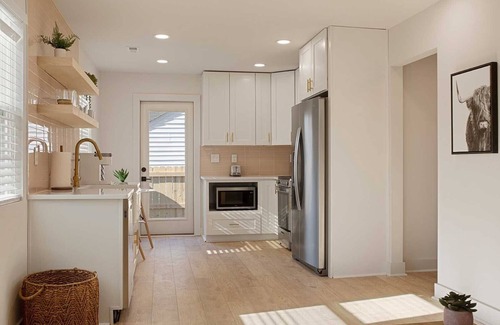 Madison Park Casa | Unique fully renovated duplex unit close to EVERYTHING!