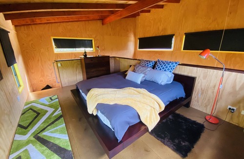 Hunchy Cabina | Unique funky Arthouse ‘Franks Place’ Hunchy Valley