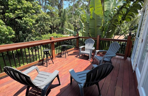 New Smyrna Beach Casa | Unique Furnished Tropical Lodge in New Smyrna Beach