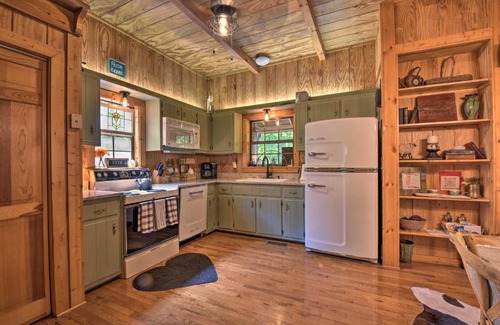 Clayton Casa | Unique Nature Lovers Haven with Fire Pit and BBQ!