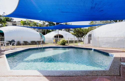 Trinity Beach Apartamento | Unique Ocean-front Igloo at Trinity Beach sleeps 2