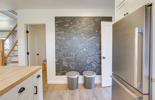 Alpine Cabaña | Unique Stay: Alpine 'mariposa Farmhouse' w/ Views!