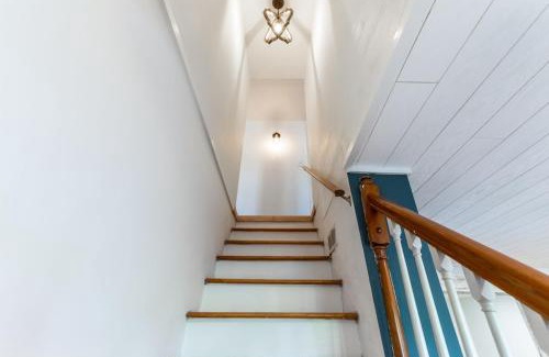 Cambra Casa | Unique Stay! Ricketts Chic Farmhouse Retreat with Stargazing Bubble Tent