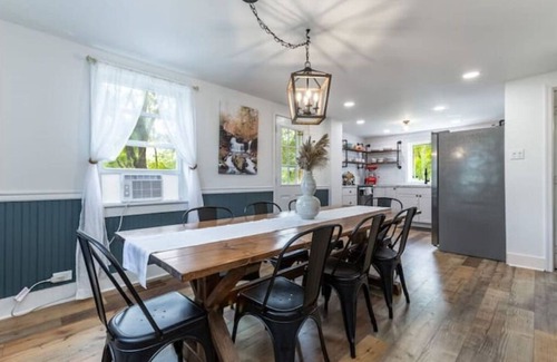 Cambra Casa | Unique Stay! Ricketts Chic Farmhouse Retreat w/ BUBBLE Tent