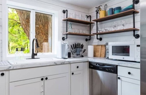 Cambra Casa | Unique Stay! Ricketts Chic Farmhouse Retreat w/ BUBBLE Tent