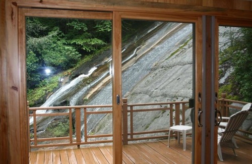 Cullowhee Casa | Cascada única enclavada en las montañas